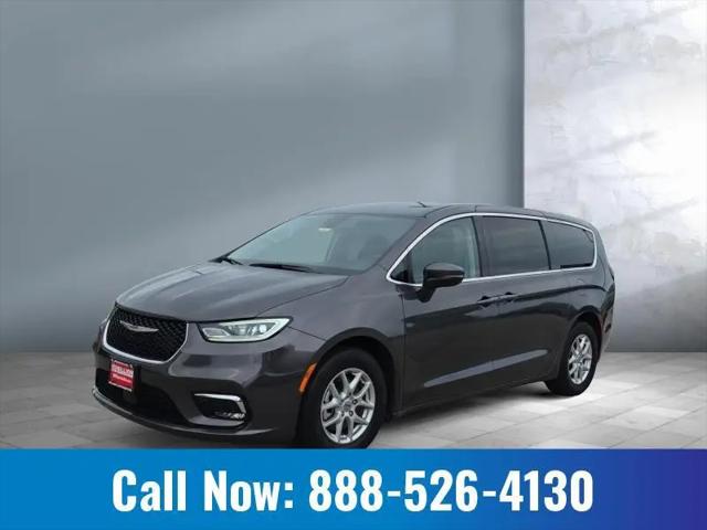 2023 Chrysler Pacifica Touring L for sale in Iowa City, IA