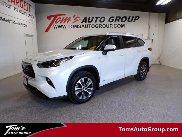 2024 Toyota Highlander Hybrid XLE for sale in Urbandale, IA