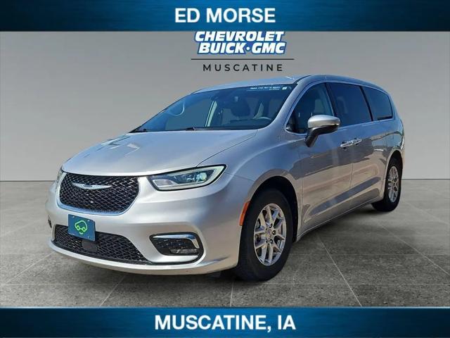 2023 Chrysler Pacifica Touring L for sale in Muscatine, IA