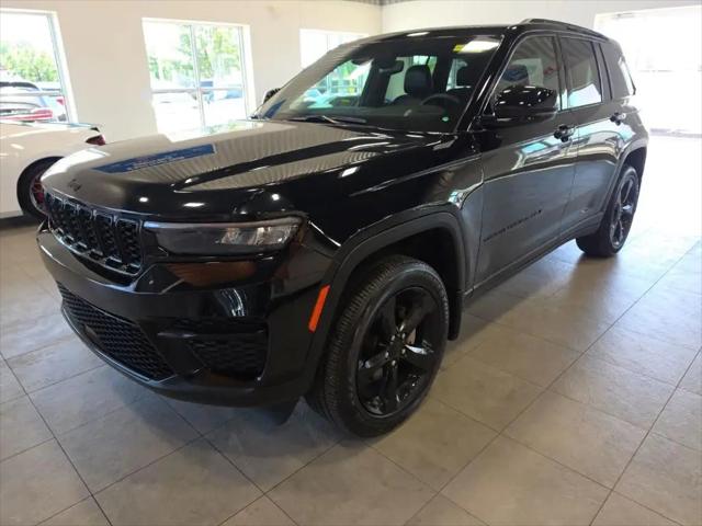 2024 Jeep Grand Cherokee Altitude for sale in Sterling Heights, MI
