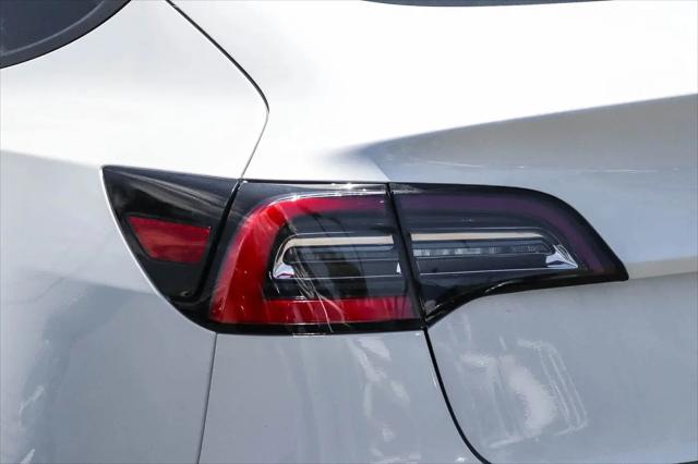 2021 Tesla Model 3 Standard Range Plus Rear-Wheel Drive