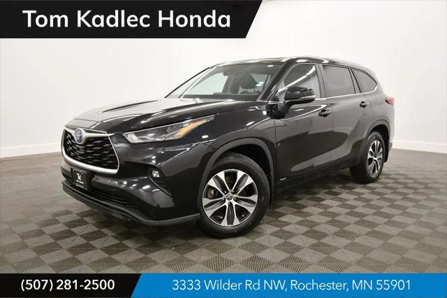 2023 Toyota Highlander Hybrid XLE for sale in Rochester, MN