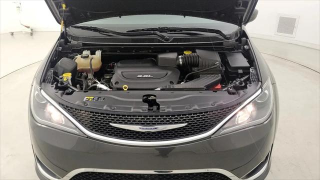 2017 Chrysler Pacifica Touring Plus