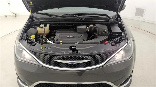 2017 Chrysler Pacifica Touring Plus