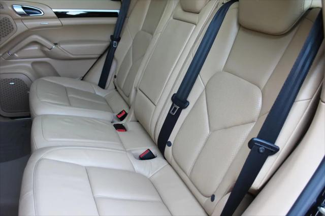 2014 Porsche Cayenne Platinum Edition