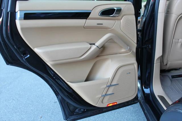 2014 Porsche Cayenne Platinum Edition
