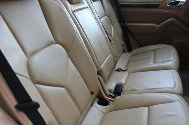 2014 Porsche Cayenne Platinum Edition