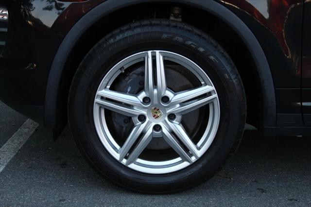 2014 Porsche Cayenne Platinum Edition