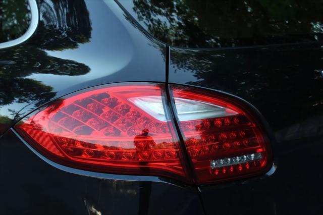 2014 Porsche Cayenne Platinum Edition