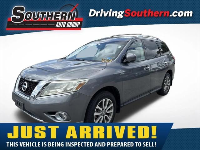 2016 Nissan Pathfinder SV 2016 Nissan Pathfinder SV