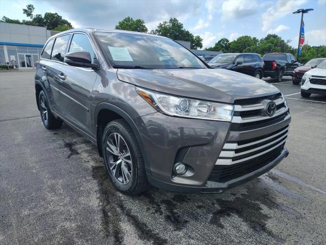 2017 Toyota Highlander LE Plus 2017 Toyota Highlander LE Plus