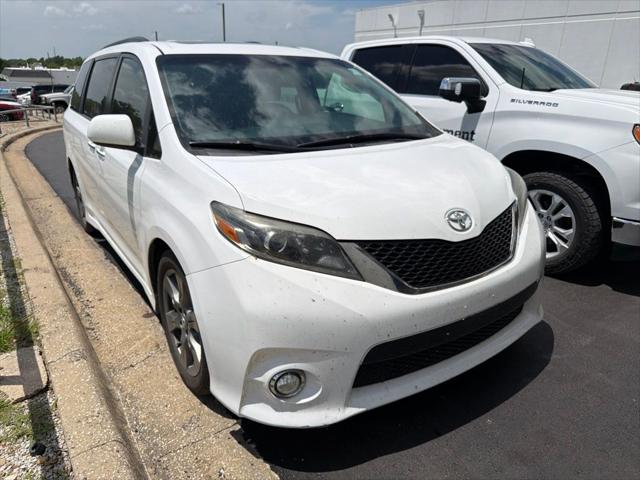 2017 Toyota Sienna SE Premium 8 Passenger for sale in Olathe, KS