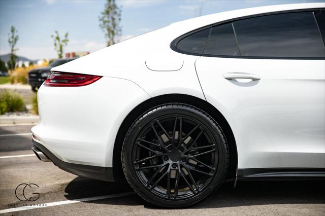 2018 Porsche Panamera 4
