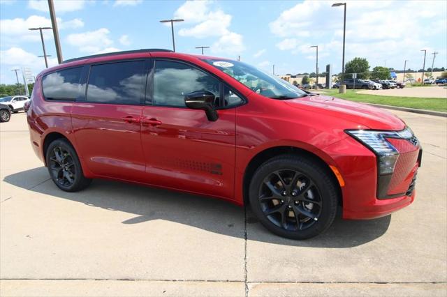 2027 Chrysler Pacifica PACIFICA SELECT AWD