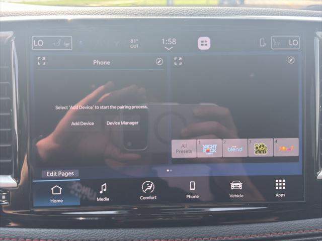 2027 Chrysler Pacifica Select