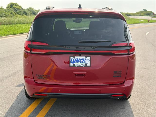 2027 Chrysler Pacifica PACIFICA SELECT AWD