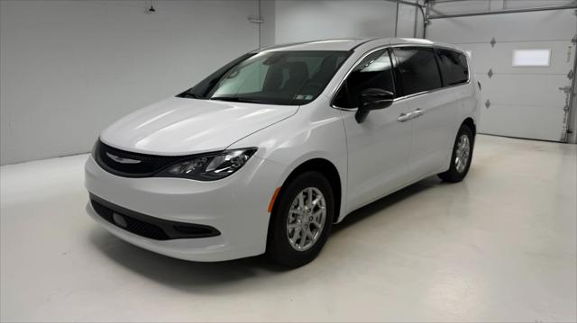 2027 Chrysler Pacifica PACIFICA LX 2027 Chrysler Pacifica PACIFICA LX