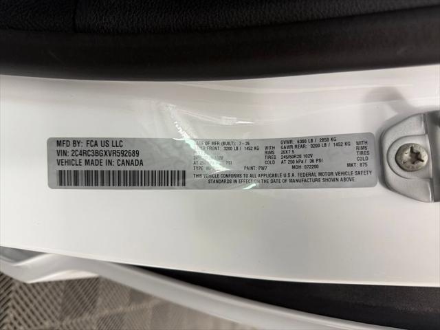2027 Chrysler Pacifica Select