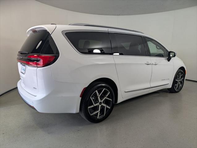 2027 Chrysler Pacifica Pinnacle