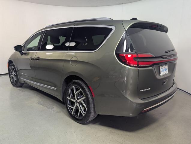 2027 Chrysler Pacifica Pinnacle