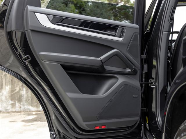 2026 Porsche Cayenne Unknown