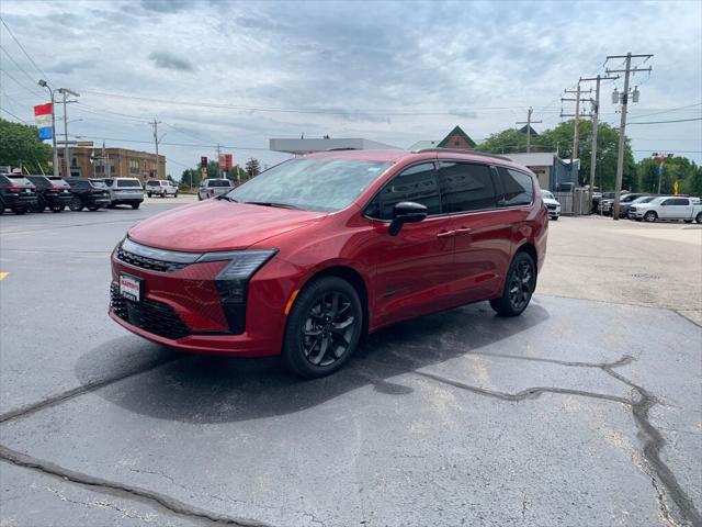 2027 Chrysler Pacifica PACIFICA SELECT AWD
