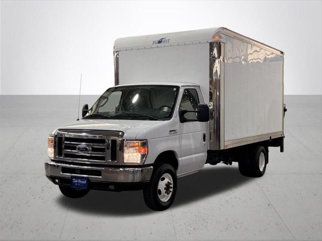 2016 Ford E-450 Cutaway Base