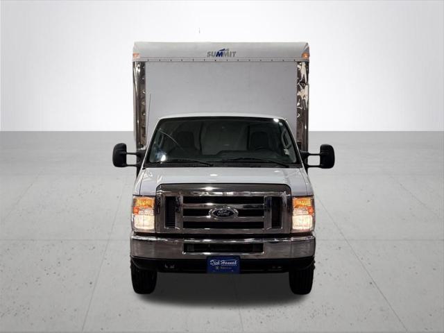2016 Ford E-450 Cutaway Base