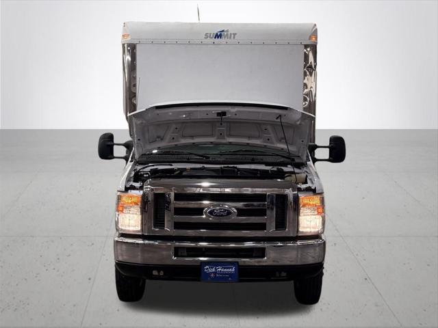 2016 Ford E-450 Cutaway Base