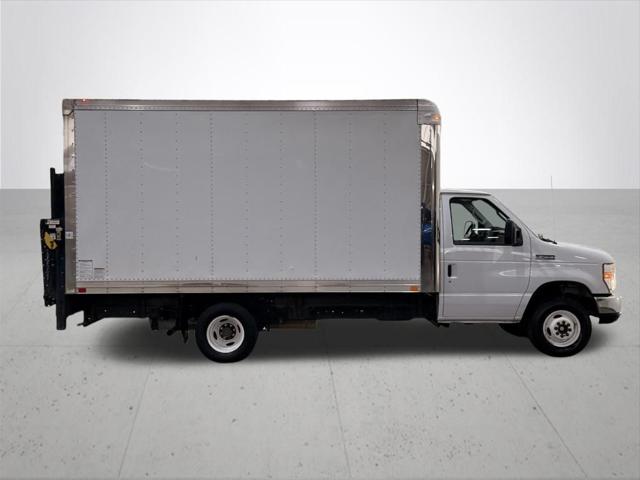 2016 Ford E-450 Cutaway Base