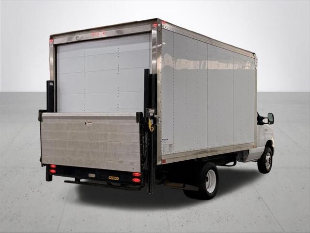 2016 Ford E-450 Cutaway Base