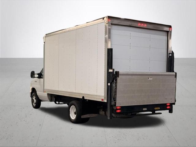 2016 Ford E-450 Cutaway Base