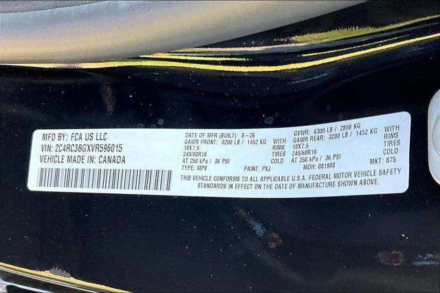 2027 Chrysler Pacifica Select