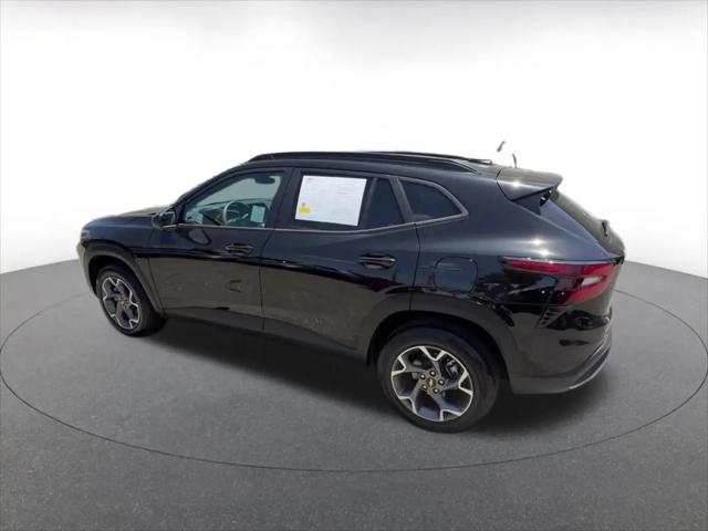 2025 Chevrolet Trax FWD LT