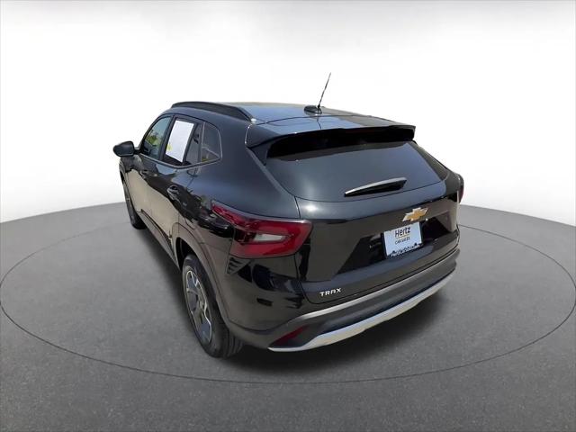 2025 Chevrolet Trax FWD LT