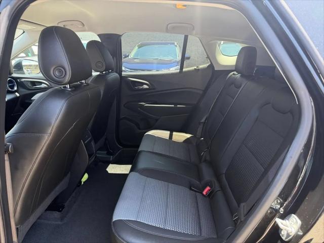 2025 Chevrolet Trax FWD LT