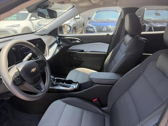 2025 Chevrolet Trax FWD LT