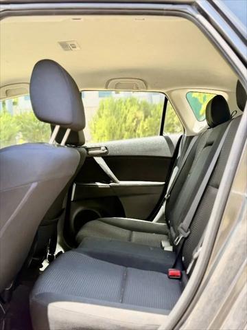 2013 Mazda Mazda3 i Touring