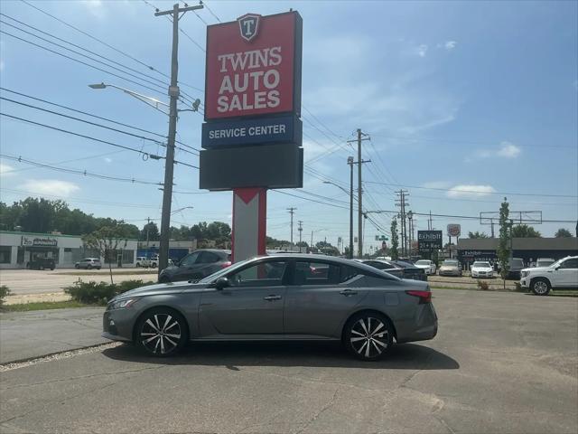 2022 Nissan Altima SR FWD for sale in Lansing, MI