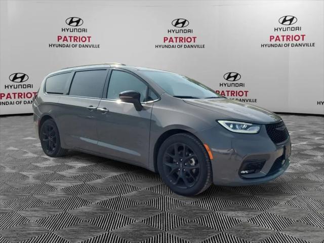 2025 Chrysler Pacifica Limited for sale in Danville, IL