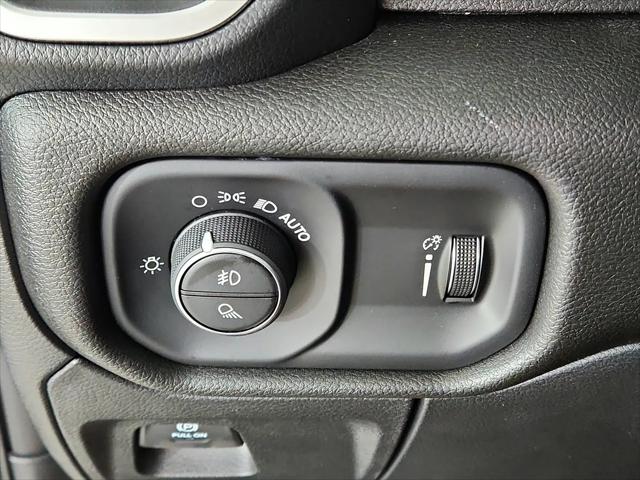 2026 Ram 1500 Express Crew Cab 4x4 57 Box