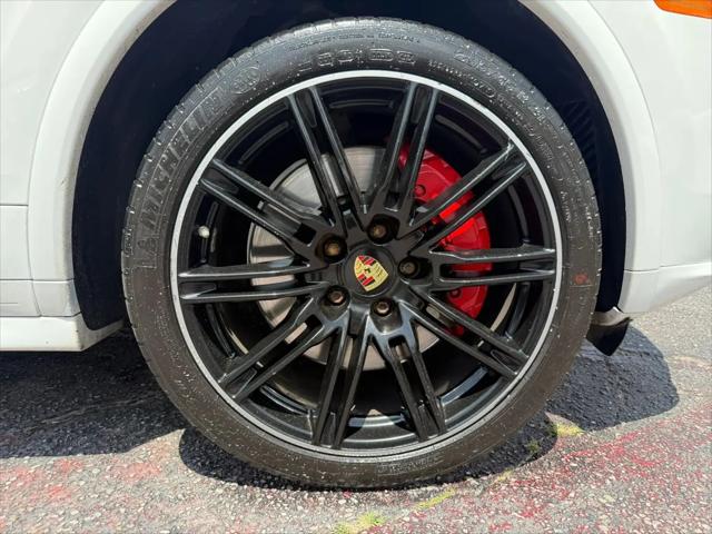 2016 Porsche Cayenne GTS