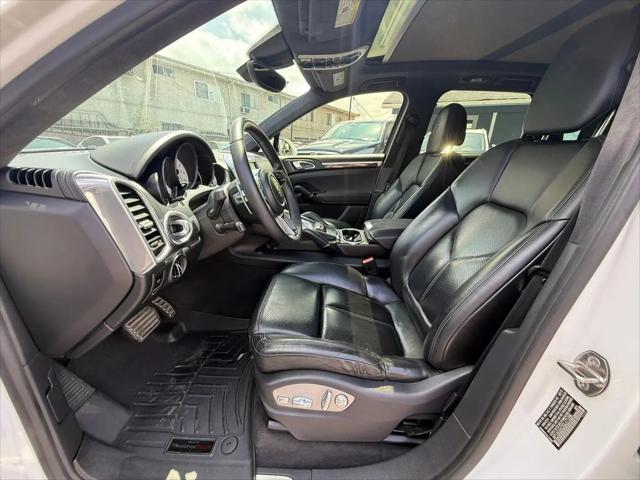 2016 Porsche Cayenne GTS