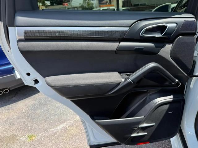 2016 Porsche Cayenne GTS