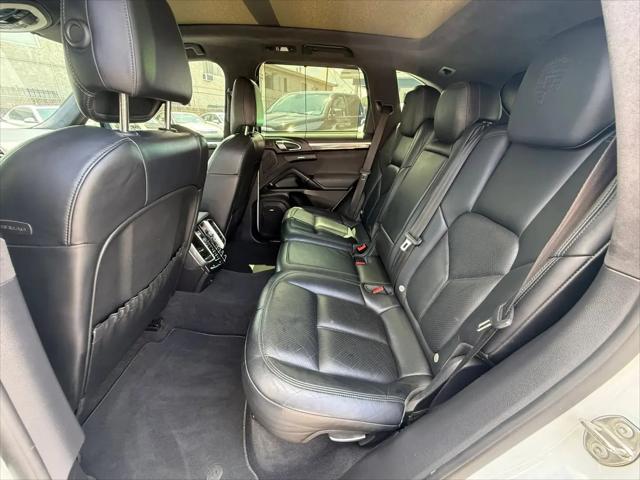 2016 Porsche Cayenne GTS