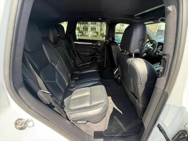 2016 Porsche Cayenne GTS