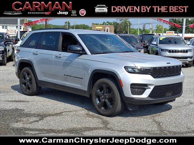 2023 Jeep Grand Cherokee Altitude 4x4 2023 Jeep Grand Cherokee Altitude 4x4