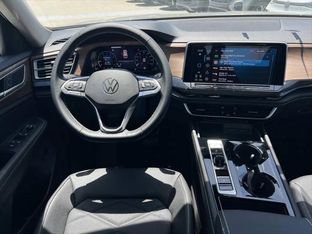 2026 Volkswagen Atlas SE with Technology