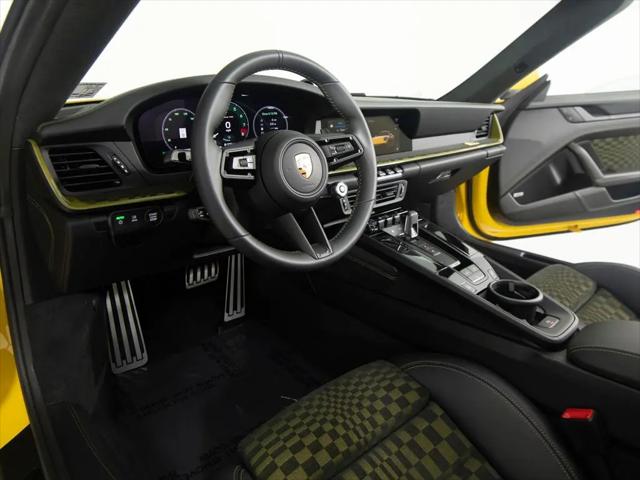 2026 Porsche 911 Carrera 4 GTS Cabriolet