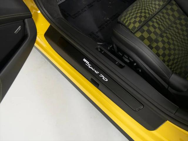 2026 Porsche 911 Carrera 4 GTS Cabriolet